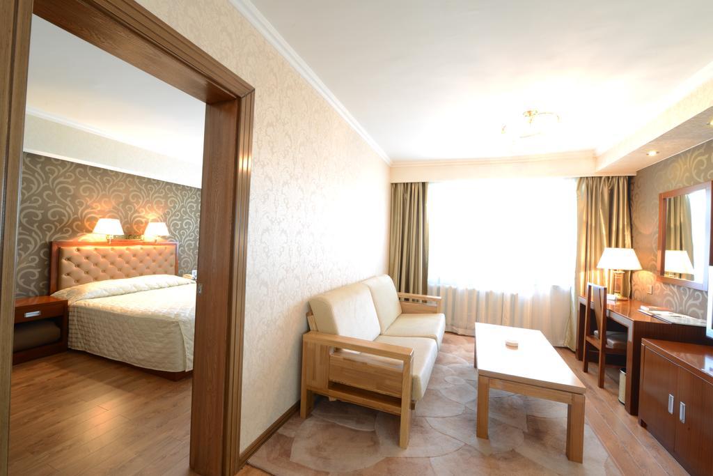 Flower Hotel Ulaanbaatar Værelse billede