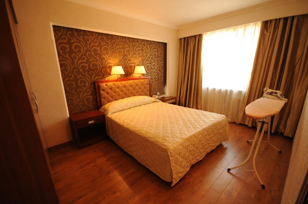 Flower Hotel Ulaanbaatar Værelse billede